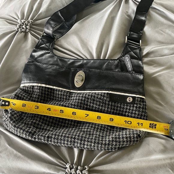 Nixon crossbody or shoulder bag - Picture 4 of 5